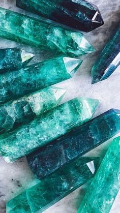 Crystal Wallpaper, Filter Photography, Crystal Background, Peaceful Mind, Airbrush App, Dark Green Aesthetic, Crystal Aesthetic, Best Meditation, Pretty Rocks