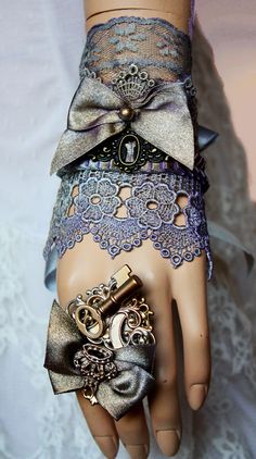 Key hole cuff and key ring set II  by ~Pinkabsinthe Steampunk Witch, Mode Steampunk, Steampunk Cosplay, Victorian Steampunk, Gothic Steampunk