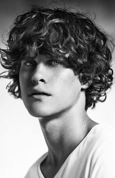 Latest Hairstyles For Boys, Surfer Hairstyles, Young Mens Hairstyles, Boys Curly Haircuts, Men's Curly Hairstyles, Men Haircut Curly Hair, Medium Curly, Medium Curly Hair Styles