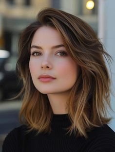 Hairstyle Round Face Girl, Mom Haircut Round Face, Straight Hair For Round Face, Wavy Hair Round Face Haircuts, Brown Hair Fall Highlights, Round Face Wavy Hair, Medium Length Haircut For Round Faces, Short Hair For Round Faces, Balayage Hair Brown