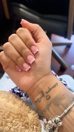 Real Short Acrylic Nails Square, Short Basic Acrylic Nails, Cute Nails Black Women, Real Nails Manicure Ideas, Real Nails Manicure, Natural Nail Acrylic, Nail Tech Aesthetic, Short Cute Nails, Extra Short Nails