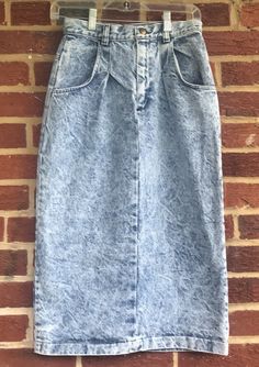 "Vintage Carlyle 80s High Waisted Acid wash denim skirt.Even though labeled a size 7 please pay attention to measurements true vintage. Top waist 12 1/2\"/hips 16\"/ length 29\"/split 10\"/Good 80s condition no issues/smoke free environment(135)" Polly Flinders Dresses, Vintage Toddler Dress, Grunge Skirt, Overalls Vintage, Patchwork Denim Skirt, Punk Skirt, High Waisted Denim Skirt, Vintage Girls Dresses, Denim Jean Skirt