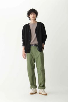 Art Person, Japanese Mens Fashion, Man Clothes, Standing Poses, Young Men, Mens Casual Outfits, Fitness Inspo, Uniqlo, Fashion Pants