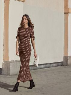 Brown Polka Dot Trend, Pretty Woman Polo Match Dress Dots Outfit, Fashion Business Casual, Business Casual Dresses, Fashion Dresses Casual, Business Dresses, Casual Chic Style, Brown Fashion, Polka Dot Dress, Outfits Casuales