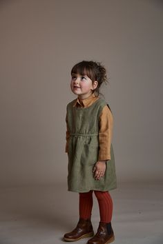 Linen Pinafore Dress, Linen Pinafore, 동화 삽화, Vintage Kids Clothes, Organic Fashion, Hansel And Gretel, Poor Children, Kids Wardrobe