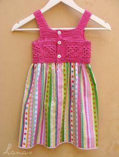 Cute #crochet and fabric dress made by Lanas de Ana Projek Menjahit, Crochet Yoke, Frock Patterns, Baby Dress Patterns, Crochet Girls, Crochet Fabric, Crochet Baby Dress, Crochet For Kids, Baby Knitting Patterns