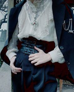 Vampire Fashion, Victorian Vampire, Victorian Clothing, Cooler Look, Prom Outfits, Fancy Outfits