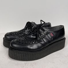 Vtg Y2k T.U.K. Creepers Size 8 Us Eu 41 Black Leather Platform Shoes Insole 10.5" Long 4" Wide Size: Mens 8 Condition: Pre-Owned Tuk Creepers, Black Creepers, Tuk Shoes, Leather Platform Shoes, Creepers Shoes, Shoe Insoles, Men's Footwear, Fashion Books, Creepers