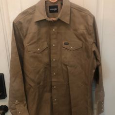 This Wrangler Workshirt Has Never Been Worn. Brand New Without Tags Relaxed Fit Cotton Shirt For Rodeo, Country Style Button-up Cotton Tops, Casual Cotton Shirt For Rodeo, Cotton Button-up Country Tops, Country Style Cotton Button-up Tops, Cotton Tops With Pockets For Rodeo, Relaxed Fit Cotton Shirt For Ranch, Country Style Cotton Shirt For Rodeo, Collared Shirt With Pockets For Rodeo