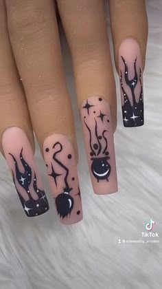 Cauldron Nail Art, Witch Hat Nail Art, Spooky Spring Nails, Cauldron Nails, Witchy Nails Acrylic, Witch Hat Nails, Witch Nails Designs, Purple Witchy Nails, Witchy Halloween Nails