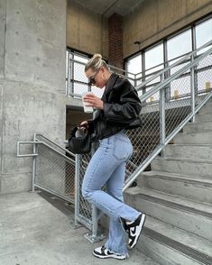 White Nike Outfit, Low Dunks Outfit, Dunk Low Outfit Women, Nike Dunk Outfit, Dunks Outfit Woman, Nike Dunks Outfit, Dunk Outfits, Nike Women Outfits, Panda Outfit