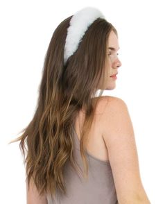 Whether your style is more cute, chic or maybe even a little bit edgy, our fluffy Faux Rex Hairbands cover it all! Made of 100% faux rex rabbit fur, these stunning hairbands can be worn as everyday attire or for special occasions. -Fur Type: Faux Rex Rabbit Fur which is cruelty free and high quality to feel just as soft and fluffy as real rex fur.  One Size Fits Most and looks cute on all hair types! Made in China and hardpacked by our team at our New Hampshire location! Check out the other colors this cute headband comes in here: https://www.etsy.com/shop/surellaccessories?ref=profile_header&section_id=30117527 Please message with any inquiries. Fluffy Hairband, White Fur Headband, Fluffy Headbands, Faux Fur Headband, Wedding Coat, Fur Headband, Fur Accessories, Rex Rabbit, Cute Headbands