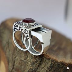 Secret Compartment Ring, Secret Compartment Jewelry, Poison Ring Secret Compartment, Latest Ring Designs, Spooky Jewelry, Poison Ring, Locket Ring, Red Stones, Men Rings