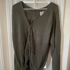 Never Worn Gap Cotton Sweater For Spring, Gap Cotton Spring Sweater, Gap Fall Oversized Tops, Gap Oversized Tops For Fall, Oversized Gap Tops For Fall, Gap Casual Tops For Fall, Casual Gap Tops For Fall, Gap Sweater For Spring Layering, Gap Fall Top With Button Closure