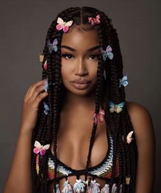 Nature Birthday Photoshoot Ideas, Braids Photoshoot Ideas Black Women, Karin Jinsui, Butterfly Hair Accessories, Medium Box Braids, Chic Hairstyles, Scene Hair, Butterfly Hair