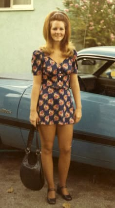 First Day Of Senior Year, 1970s Fashion, 60s Fashion, Look Vintage, Vintage Hairstyles, Mode Vintage, Vintage Beauty