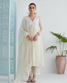 Festive White Lace Anarkali Set, White Cotton Silk Anarkali Set With Sheer Dupatta, Semi-stitched White Anarkali Set With Sheer Dupatta, Off White Cotton Anarkali Set With Sheer Dupatta, Transitional White Anarkali Set With Sheer Dupatta, White Indian Suit, Kurti Models, Party Wear Frocks, New Kurti