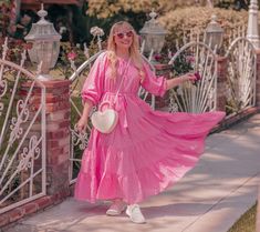 Feminine fashion blogger Elizabeth Hugen shares 5 Feminine Summer Dresses for Women from Ivy City Co Pink Summer Dresses, Girly Outfit Ideas, Girly Outfit