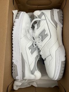 Fresh kicks new balance 550 white and grey New Balance Shoes Grey, Grey And White New Balance, White New Balance Shoes, Gray Shoes Women, New Balance Grey, Nike Casual Shoes, White New Balance, Outfit Creator, Grey New Balance