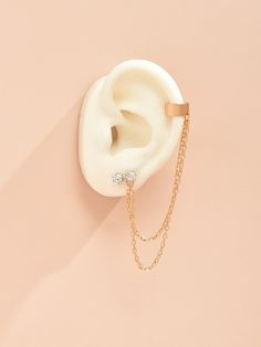 El parell perfecte de cèrcols moderns i elegants és aquí! Aquestes polseres amb clips de perles són imprescindibles per a qualsevol fashionista. 

 
La polsera té una longitud ajustable amb tancament magnètic que es tanca fàcilment al canell o a la part posterior. Combina'l amb el teu vestit preferit per completar qualsevol look.

Aquests elegants tacs en forma de cèrcol són perfectes per a cada dia. Compten amb un tancament de tancament ajustable que els fa fàcils de portar amb o sense. Els cab Adjustable Metal Trendy Ear Cuff, Elegant Clip-on Ear Cuff, Elegant Adjustable Metal Ear Cuff, Adjustable Formal Ear Cuff, Adjustable Metal Elegant Ear Cuff, Adjustable Ear Cuff For Formal Occasions, Trendy Adjustable Metal Clip-on Earrings, Elegant Metal Ear Cuff For Everyday Wear, Mismatched Earrings