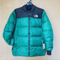 Brand New With Tag , Retrail :$320 Size: M, L Xl Available Lofty 700-Fill Down Filling : 85% Down, 15% Waterfowl The North Face Green Winter Outerwear, Green Winter Outerwear By The North Face, Blue North Face Jacket, North Face Jacket Mens, The North Face 1996, North Face 1996, North Face 700, Hoodie Jacket Men, Puffer Jacket Men