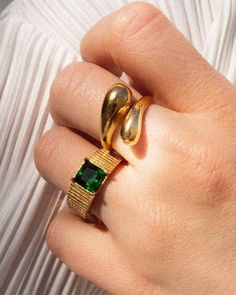 Delilah Ring and Trisha Ring from BEADS by tara X Rachael Kirkconnell Collection. Gold and emerald striped ring, and organic gold bubble ring. Rachael Kirkconnell, Rings Beads, Lifestyle Influencer, Gold Bubbles, Dazzling Earrings, Measure Ring Size, Bubble Ring, Statement Fashion, Gold Vermeil Jewelry