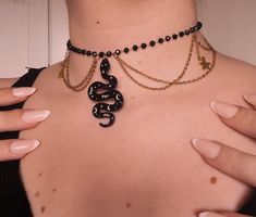 Collares hechos a mano con abalorios colgantes. Los collares se ajustan al cuello a modo de gargantilla pero puedes alargarlos para que lo lleves como más desees ya que son totalmente ajustables ❤ ---- ¿Quiéres que te enseñe como empaqueto y preparo tu pedido? ✿ ¡Házmelo saber en la nota del pedido! Déjame tu instagram o tu tik tok para poder mencionarte en el vídeo :) ---- ❤ IMPORTANTE ❤ A la hora de realizar tu pedido, ten en cuenta que encontrarás 2 opciones de envío: ❤ La primera opción es e Adjustable Dangle Beaded Necklaces For Party, Adjustable Beaded Dangle Necklaces For Party, Adjustable Beaded Dangle Necklace For Party, Halloween Adjustable Chain Choker, Handmade Choker Necklace For Halloween, Party Beaded Necklace With Adjustable Chain, Adjustable Beaded Necklaces For Party, Adjustable Chain Necklace For Halloween, Adjustable Dangle Choker For Party