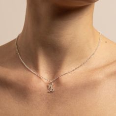 This small horoscope necklace is a beautiful gift for a close friend or your partner. It is a delicate reminder of their birth sign. Necklace: Small zodiac necklace Material: 925 Sterling Silver. (Available upon request in 18K Gold) Measurements: approx. 12mm x 12mm. * SILVER: It is one of the most used metals in the history of jewelry. white, shiny, very ductile and malleable. Shipped with a beautiful gift jewelry box. 💎- CARE OF YOUR JEWELRY -💎 In order to keep your piece in perfect conditio Capricorn Horoscope, Horoscope Necklace, Capricorn Zodiac, Constellation Necklace, Astrology Gift, Zodiac Necklace, Zodiac Constellations, Zodiac Necklaces, Jewelry Gift Box