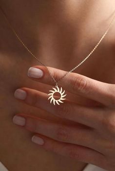 14K Gold Sun Necklace Gold Sun Necklace Valentine's Day Gift for Women - Etsy.de Gold Sun Necklace, Sun Necklace, Instagram Jewelry, Gold Sun, Valentines Necklace, Gift For Women, Necklace Gold, Pendant Necklaces, Valentine Day Gifts