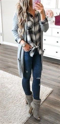 25 Super Cute Winter Outfit Ideas for 2019 - Fashion Is My Crush Tops Fall Outfits, Baby Mode, Shirt Refashion, Mode Casual, Outfit Trends, Cute Winter Outfits, Emo Scene, Warm Outfits