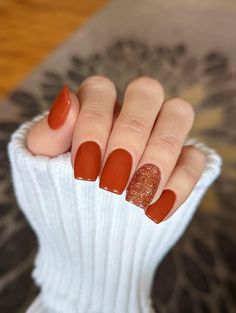 Thanksgiving Sns Nails, Nails For Rust Dress, Pumpkin Spice Nail Designs, Thanksgiving Dip Nails, Thanksgiving Nail Ideas Acrylic, Atum Nails, Simple Thanksgiving Nails, Fall Pedicures, Thanksgiving Nail Ideas