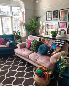 Living Room Cushions, Colourful Living Room, Living Room Colors, A Living Room, Eclectic Home, Dream House Decor, Eclectic Decor, Living Room Inspiration