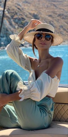 Foto Top, Boating Outfit, Foto Poses, Beach Poses, Beach Photoshoot, Beach Look, Mode Vintage