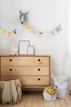 The calm and collected nature of a gray room calls for a dresser that can match its poise. We'll cover nine color ideas for dressers that can either stand out or blend in with your gray decor. Dresser Top Organization Ideas, Christmas Whale, Dresser Top Organization, Inspirational Quotes Decals, Christmas Gift Baby, All White Room, Art For Children, Initial Wall Art, Initial Wall