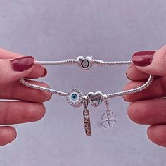 Pandora Bracelet Charms Ideas, Silver Bracelet Designs, Pandora Bracelet Designs, Pandora Jewelry Charms, Preppy Jewelry, Pandora Bracelet Charms, Classy Jewelry, Fancy Jewellery, Fancy Jewelry