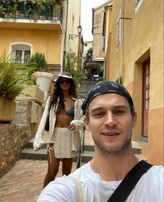 Alisha Boe And Brandon Flynn, Norway Honeymoon, Justin 13 Reasons Why, Selena Gomez Dress, Brandon Flynn, Thirteen Reasons Why