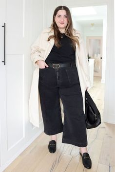 Calçados perfeitos para trabalhar - Cinderela de Mentira Plus Size Transitional Outfits Summer To Fall, Monochromatic Outfit Plus Size, Misa Style, Transitional Outfits Summer To Fall, Diana Dares, Plus Size Black Jeans, Mom Inspo, Outfit Formal Mujer, Casual Plus Size Outfits