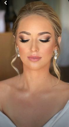 Glam Bride Makeup, Wedding Makeup For Blue Eyes, Wedding Eyes, Wedding Makeup Bride, Wedding Eye Makeup, Glam Wedding Makeup, Bridesmaid Hair Makeup, Bridal Makeup Natural, Wedding Day Makeup