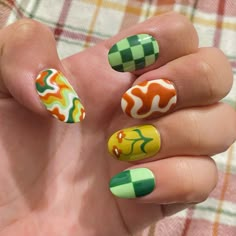 Short Round Nails Fall Color, Green Orange Nails, Orange Green Nails, Funky Fall Nails, Green And Orange Nails, Green Trendy Nails, Orange And Green Nails, Green And Yellow Nails, Nail Short