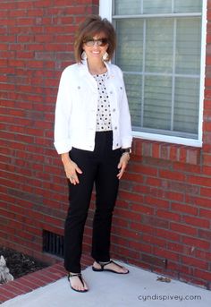 What I Wore-Fashion For Women Over 40. Like the pic of white pants and chambray top. 40s Fashion Women, Best Casual Outfits, White Jean Jacket, Fashion For Women Over 40, Black Women Fashion, White Jacket