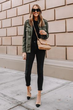 Green Utility Jacket Outfit, Olive Green Jacket Outfits, Utility Jacket Outfit, Green Jacket Outfit, Womens Utility Jacket, Olive Jacket, Olive Green Jacket, Green Utility Jacket, Amy Jackson