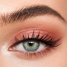 Pillow Talk Dreams Eyeshadow, Pink Make Up Looks Natural, Make Up Pink Natural, Peach Eye Makeup, Teknik Makeup, Luxury Palette, Pink Eyeshadow Palette