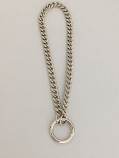 Silver Curb Link Chain Necklace-Cuban Chain Choker-Chain Choker-Silver Chain Necklace-Chunky Necklace-Spring Lock Connector-Silver Carabiner This is a high quality thick, brass, Rhodium plated chain necklace. Minimalist and modern chunky silver curb link chain necklace with a decorative spring lock connector. The curb/cuban link necklace is is a show stopper jewel and is a weighty brass necklace. Lead safe and Nickel safe. You have the option of adding your own pendant or enhancer to the connect Xoxo Sign, Cuban Link Necklace, Link Chain Necklace, Necklace Minimalist, Brass Necklace, Chunky Necklace, Cuban Chain, Cuban Link, Keep Jewelry