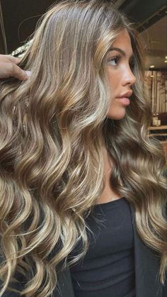 Highlights Dirty Blonde, Light Brunette Hair, Hair With Highlights, Brown Hair Looks, Brown Hair Inspo, Brunette Hair With Highlights, Dirty Blonde Hair, Brown Hair Balayage, Blonde Hair Inspiration