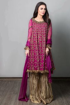 Maria.B. Ready to Wear Evening Wear Suit Suit Purple SF-1574 with model Mahnur H Khan Straight Salwar, Suit Purple, Cotton Salwar Suit, Eastern Dresses, Shadi Dresses, Pakistani Formal Dresses, Pakistani Party Wear, Salwar Kamiz