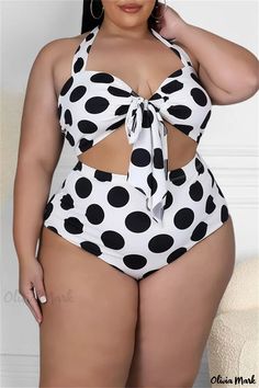 Olivia Mark - Traje de baño azul con estampado de lunares y escote halter con un elegante detalle de vendaje sin espalda Bikinis Retro, Backless Swimwear, Elegante Y Chic, Halter Swimwear, Plus Size Two Piece, Two Piece Swimwear, Backless Top, Swimsuits High Waisted, Stylish Plus