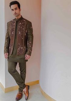 Featuring our very new dolce short jacket set in olive and brown colour. Paired with an olive short kurta and tapered trousers. Jatin Malik Couture, Jatin Malik, Drape Sarees, Sherwani Groom, Olive Shorts, Short Kurta, Bridal Mehendi Designs, Bridal Lehenga Red, Saree Gown