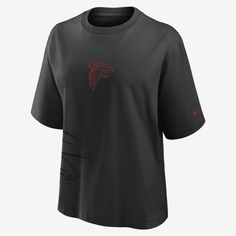 This Boxy T-Shirt helps you support the Atlanta Falcons with a bold look and large team details. Its soft cotton fabric helps deliver a comfortable feel on game day. Black Cotton Tops For Sports Events, Nike Fan Apparel Tops For Streetwear, Nike Tops With Screen Print For Fans, Nike Sports Fan Tops For Streetwear, Black Screen Print Top For Fan Apparel, Black Screen Print Tops For Fans, Nike Team Spirit Tops For Streetwear, Nike Tops For Team Spirit Streetwear, Nike Tops For Streetwear With Team Spirit Style