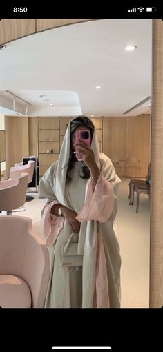 Abaya Outfit Ideas, Khaleeji Vibes, Abaya Fashion Modern, Khaleeji Lifestyle, Khaleeji Aesthetic, Luxurious Outfits, Chic Evening Dress