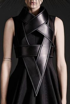 http://dustrial-inc.tumblr.com/post/112716176570 Gareth Pugh, Fashion Design Dress, Elegante Casual, Futuristic Fashion, Future Fashion, Super Ideas, Fantasy Fashion, Dark Fashion, Mode Inspiration